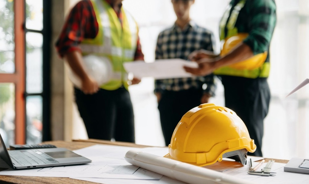 Comparing General Contractor Insurance vs. Subcontractor Policies